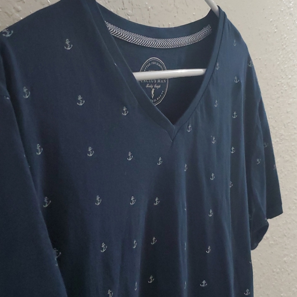 V neck t shirt